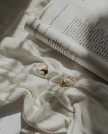 punto-aries-moda-maquillaje-astrología-arte-revista-digital-mercurio-conjunción-quirón