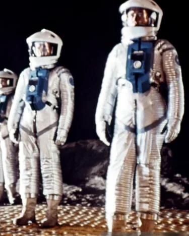 punto-aries-moda-tendencias-colores-primavera-verano-2026-plateado-metalizado-tonos-estrella-1