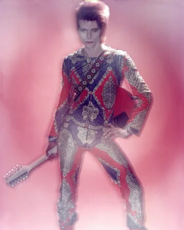 punto-aries-moda-tendencias-colores-primavera-verano-2026-plateado-metalizado-tonos-estrella-9