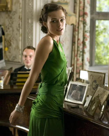 punto-aries-moda-tendencias-colores-primavera-verano-2026-verde-salvia-verde-esmeralda-tonos-estrella-3