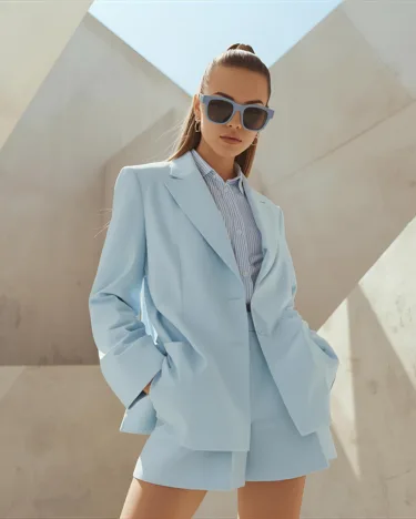 punto-aries-looks-verano-2026-moda-tendencias-primavera-verano-2026-minimalismo-geométrico-blazer-recto-4