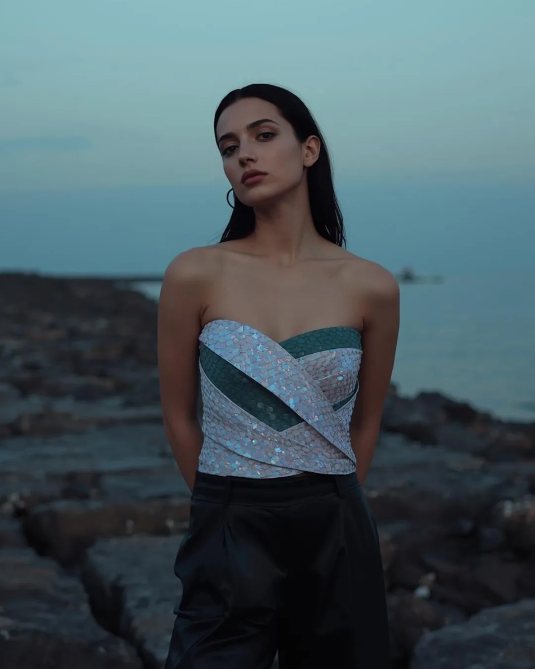 punto-aries-lookbook-editorial-moda-a-poetic-shore-lookbook-editorial-de-moda-arte-branding-editorial-fashion-lookbook-13