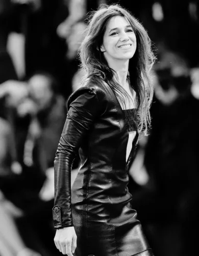 punto-aries-revista-digital-marketing-arte-estilo-parisino-moda-feminidad-intelectual-charlotte-gainsbourg-8