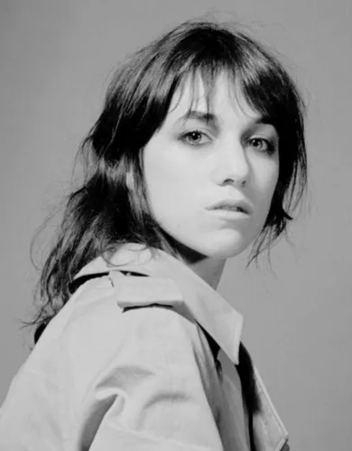 punto-aries-revista-digital-marketing-arte-estilo-parisino-moda-feminidad-intelectual-charlotte-gainsbourg