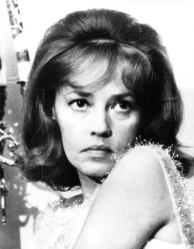 punto-aries-revista-digital-marketing-arte-estilo-parisino-moda-feminidad-intelectual-jeanne-moreau-3