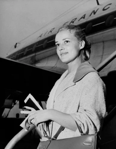 punto-aries-revista-digital-marketing-arte-estilo-parisino-moda-feminidad-intelectual-jeanne-moreau-4