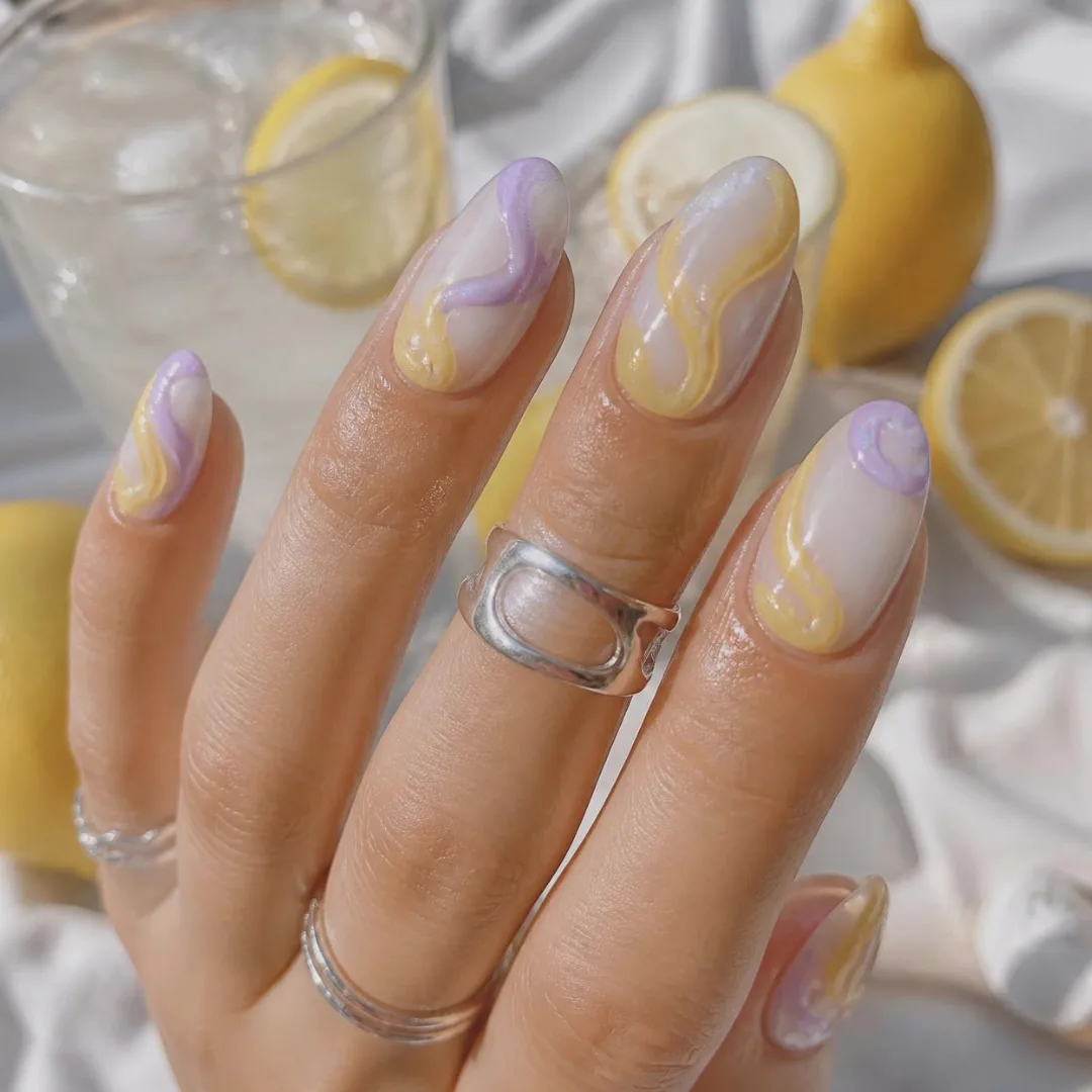 punto-aries-revista-digital-marketing-arte-If-life- gives-you- lemons-make- something- beautiful-nail-art-lemon-swirl