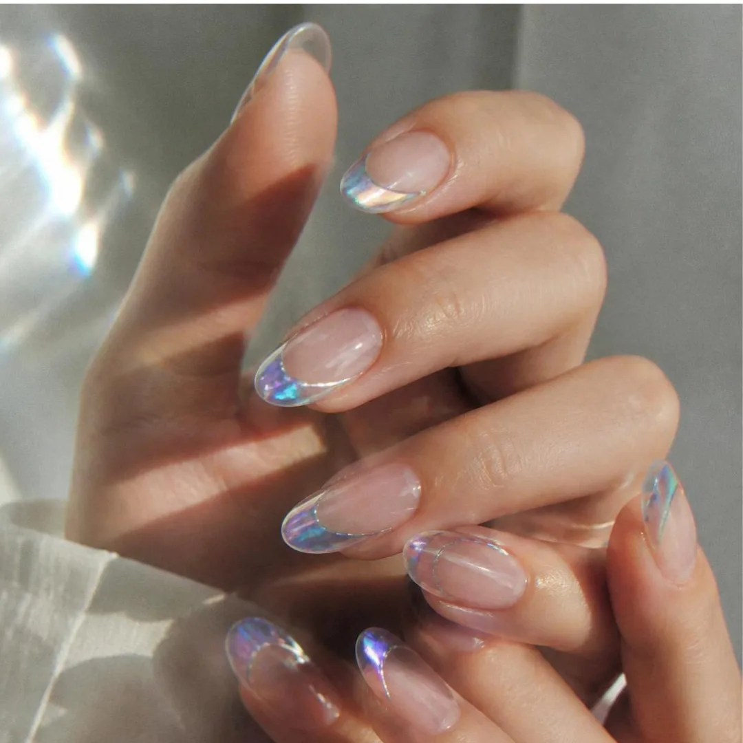 punto-aries-revista-digital-marketing-arte-nail-art-a-life-full-of-spirit-a- home-full-of- soul-&-sensory-pleasures- Iridescent- french-3