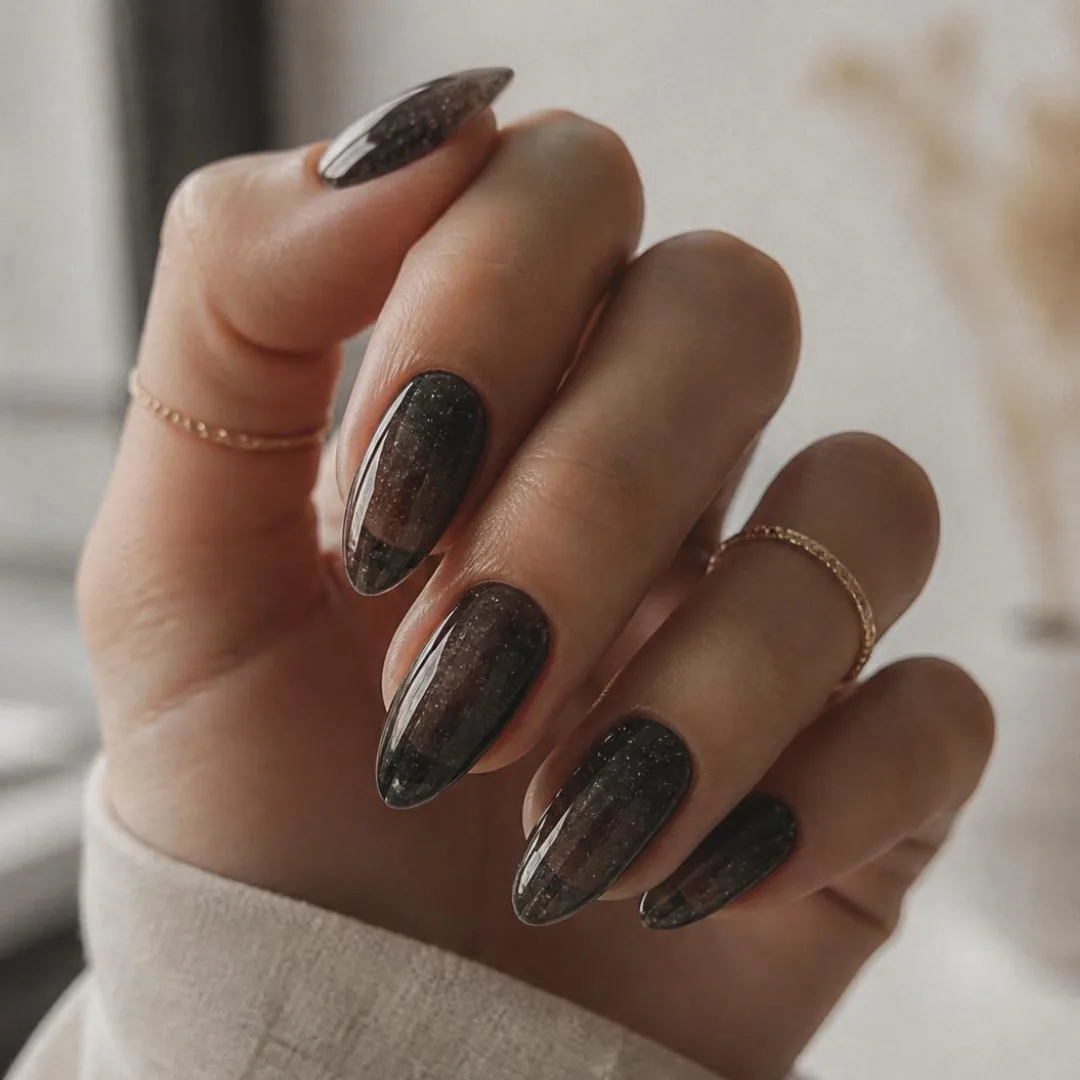 punto-aries-revista-digital-marketing-arte-sea-findings-an- editorial-collection-of -treasures-nail-art-inspiration-volcanic-sand-3