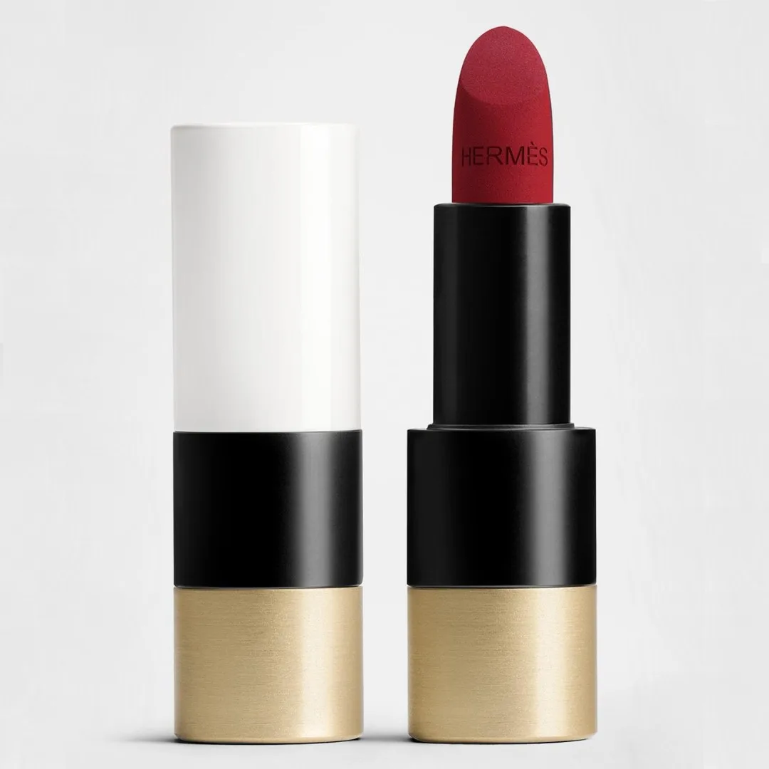 punto-aries-revista-digital-marketing-arte-the-high-priestess-a-visual-universe-of-sacred-beauty-make-up-reference-deep-burgundy-hermes-matte- lipstick-rouge- H-85